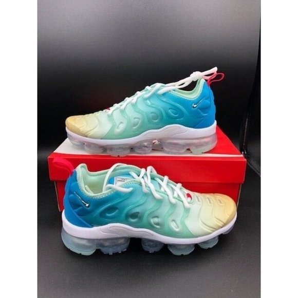 blue and lime green vapormax